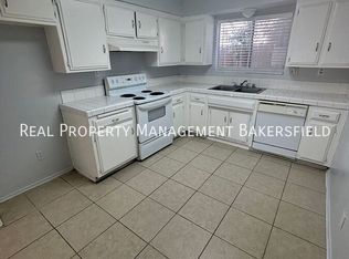 3108 Stine Rd APT 10, Bakersfield, CA 93309