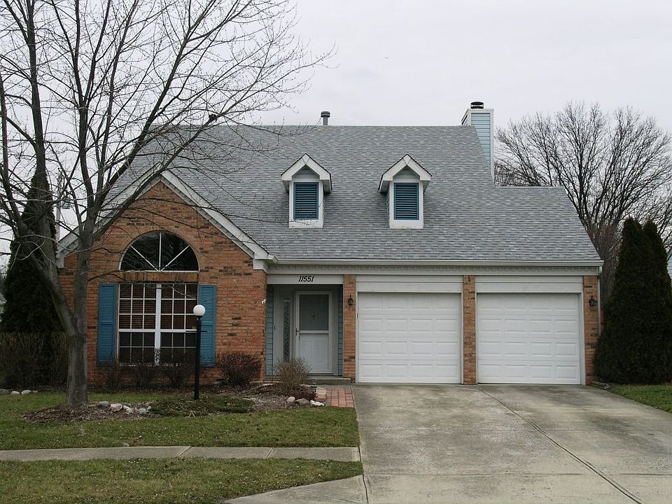 Fantastic home: move in condition, walk into Fishers, close to shopping, easy access to the interstate