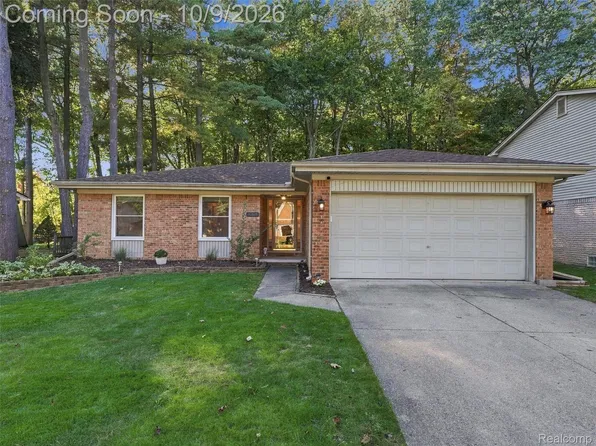 40841 Executive Dr, Sterling Heights, MI 48313