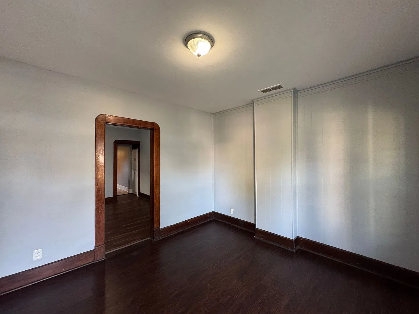 Bates-Hendricks 4-Plex 3 Bedroom 1 Bath — Photo 3