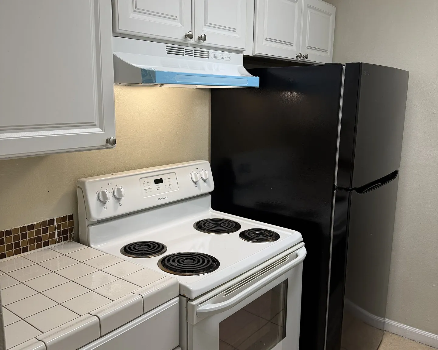 2 bed, 850 sqft, $1,095 — Photo 1