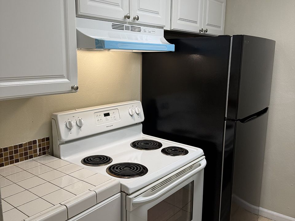 1st image of 3620 Verde Dr #103
