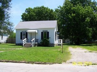 126 N 8th St, Fredonia, KS 66736