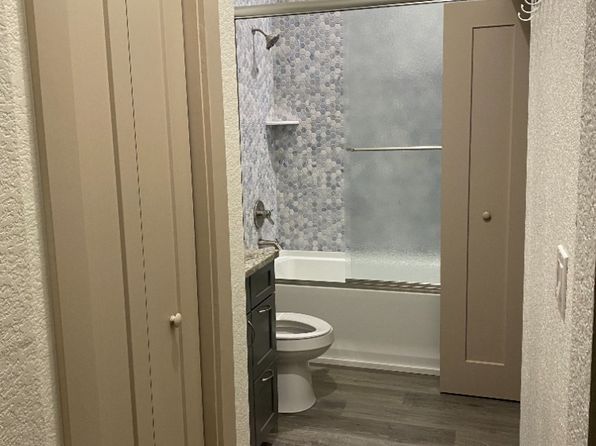 202 331 1/2 Main St #201