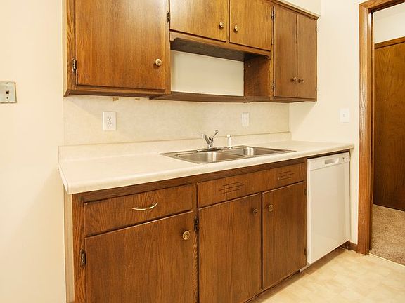 3rd image of 101 Glenbrook Rd N APT 12