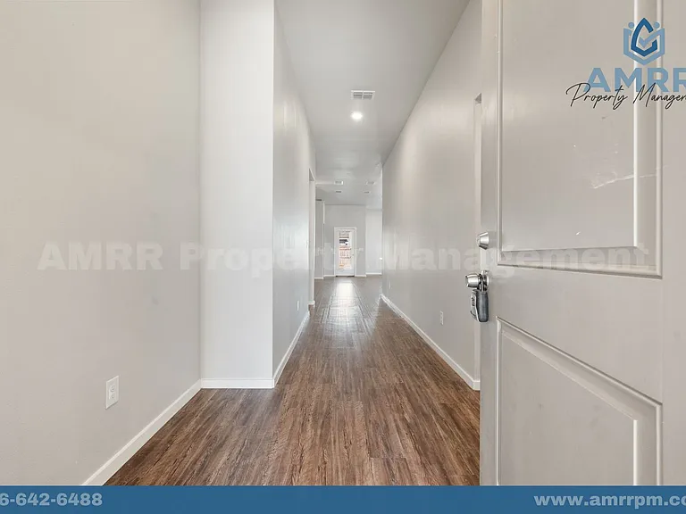 1916 Kirksey Ave — Photo 2