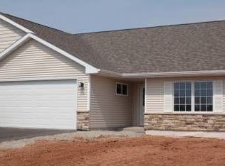 1956 Timberline Dr, Oshkosh, WI 54904