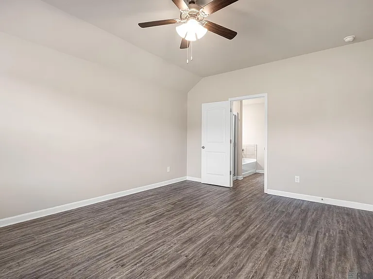 35517 Grovemont Dr — Photo 11