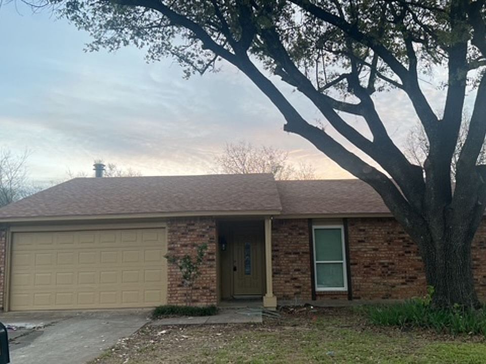 1st image of 609 Live Oak Dr