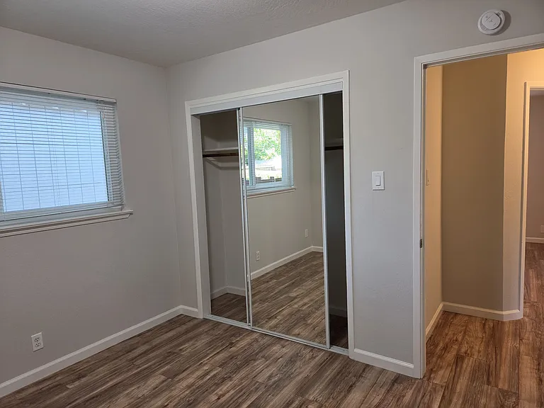514 Piazza Dr — Photo 5