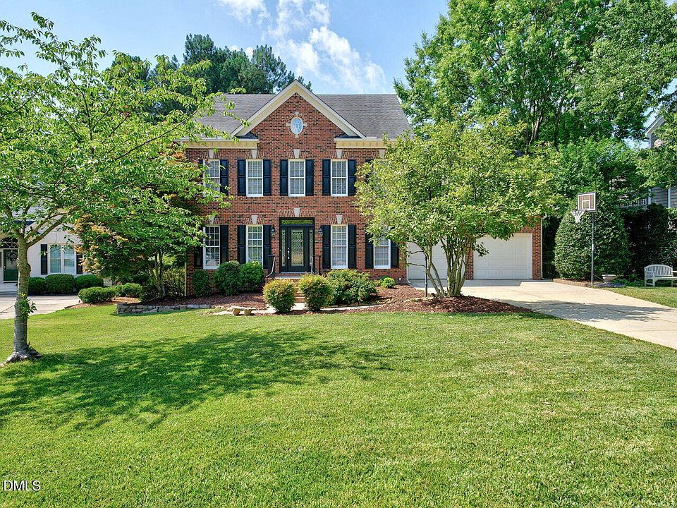 1st image of 102 Smiths Knoll Ct