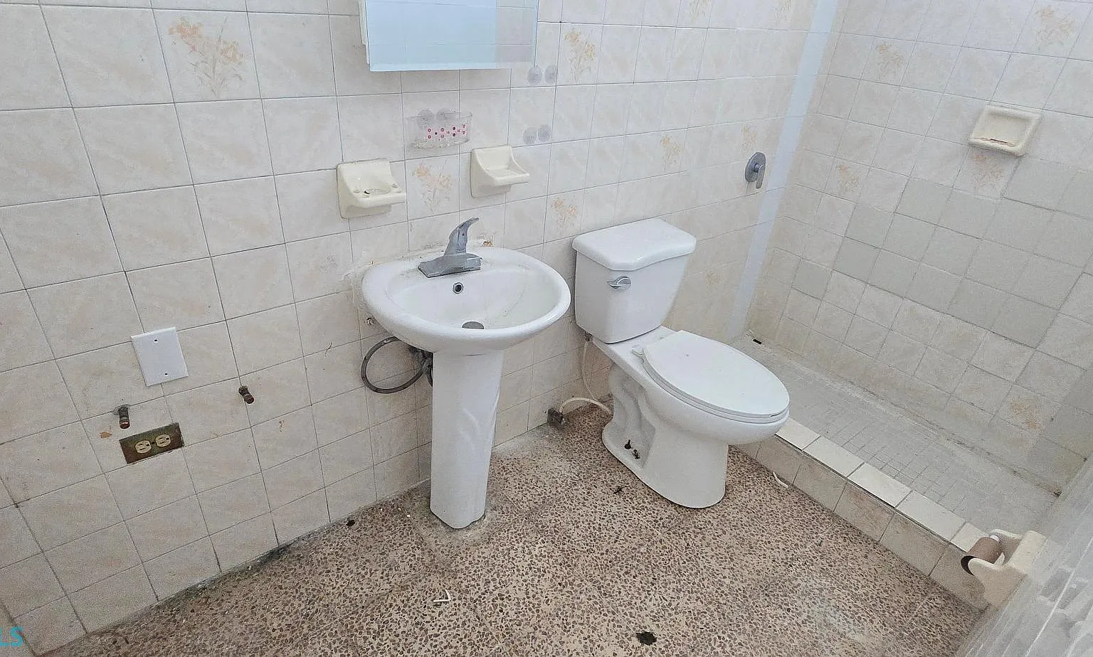 1 bed, 1.0 bath, 341 sqft, $525 — Photo 2