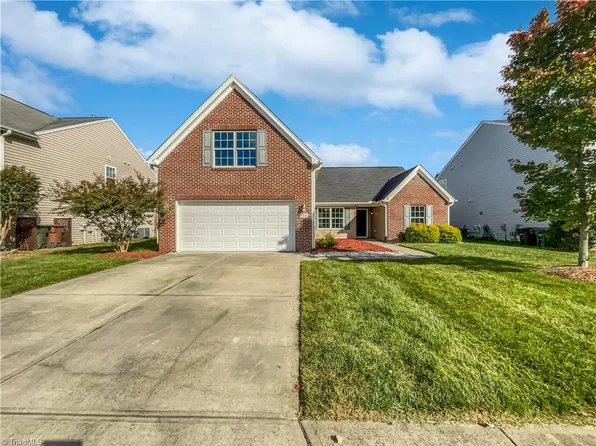 316 Groves Stone Dr, Mc Leansville, NC 27301