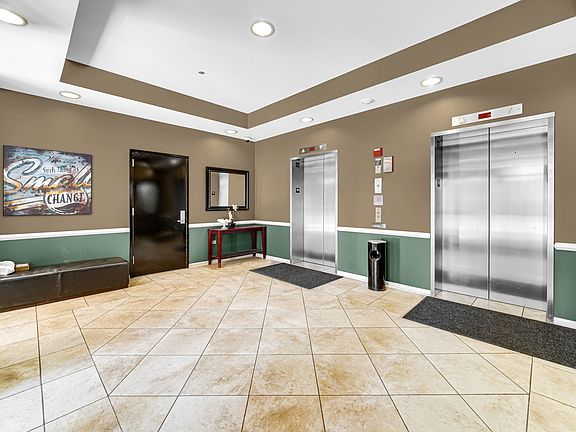 3rd image of 656 Pearson St #212C