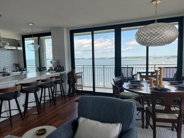 330 Concord St APT 9G, Charleston, SC 29401