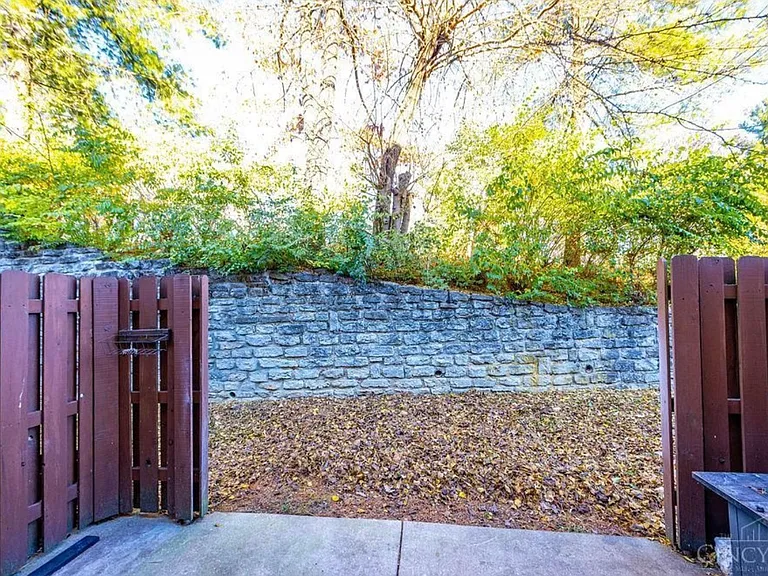 9777 Bunker Hill Ln — Photo 29
