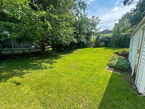 4th image of 2327 Pelham Rd