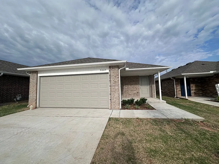 9009 Washita Creek Dr — Photo 1
