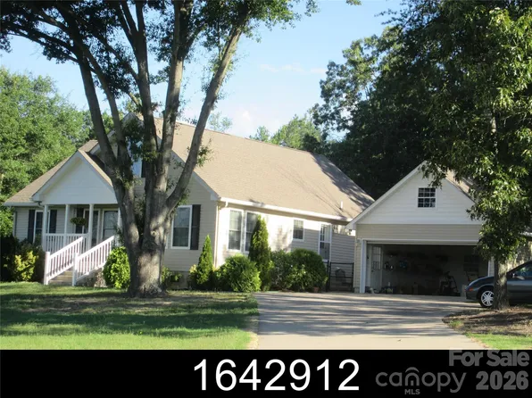 335 Providence Rd, Forest City, NC 28043