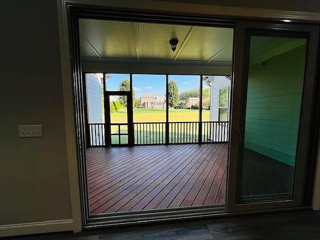 1717 Banks View Dr — Photo 9