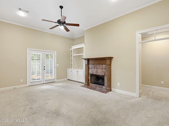 5th image of 203 Stoneybrook Dr