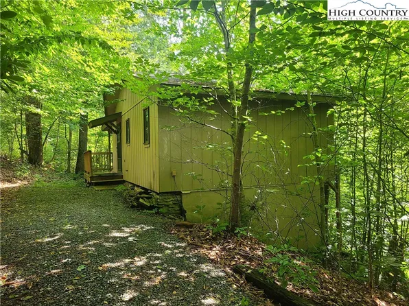 44 Woodcliff Loop, Newland, NC 28657