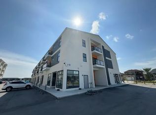 585 Mandalay Dr #302, Winnipeg, MB R2P 1T9
