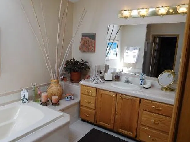 3 bed, 2.5 bath, 2379 sqft, $3,700 — Photo 4