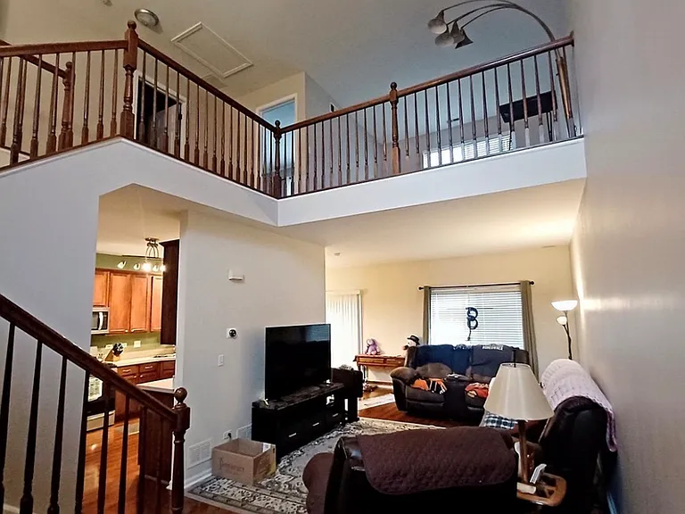 17543 S Gilbert Dr — Photo 2
