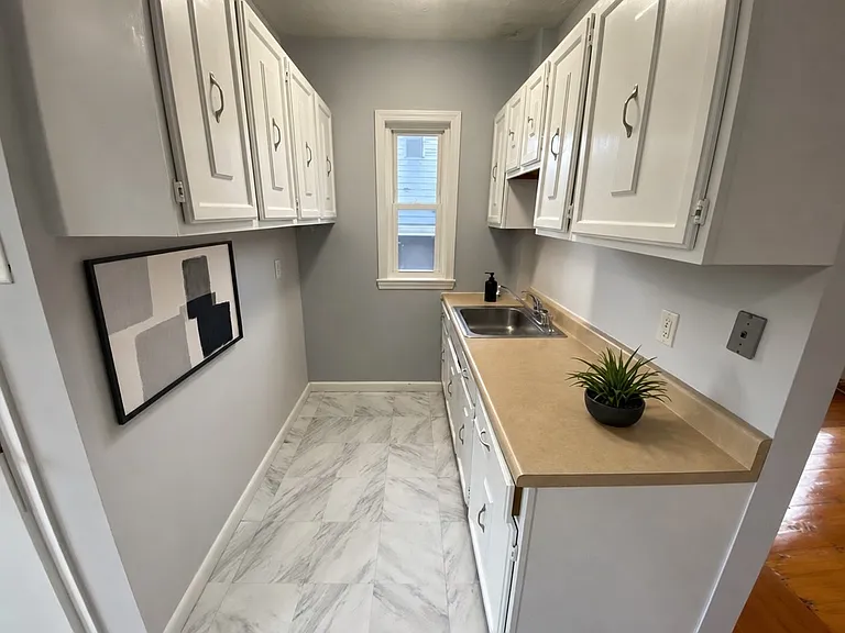 33 Everett Ave #1 — Photo 31