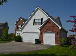 1337 Boxwood Dr, Crystal Lake, IL 60014