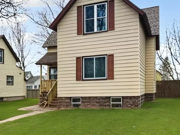 2809 14th St, Menominee, MI 49858