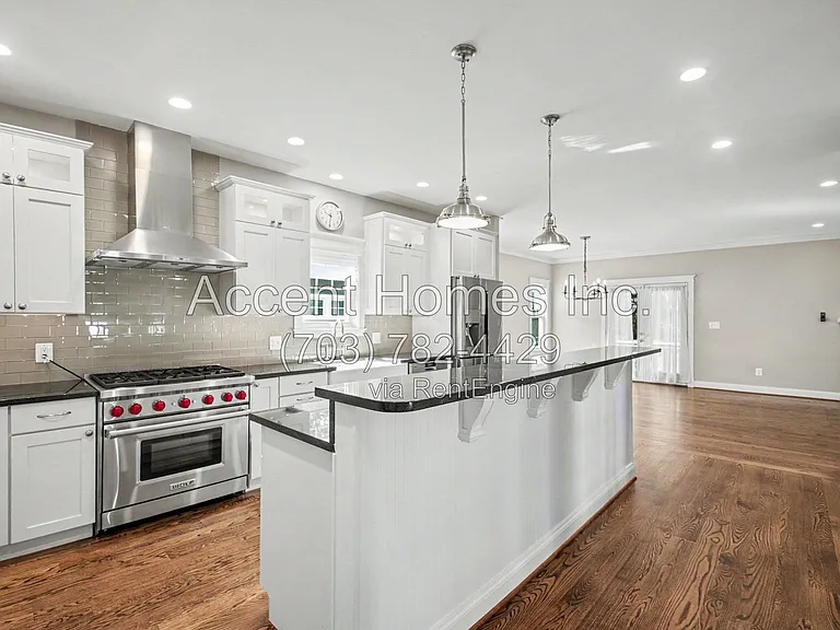 14 W Caton Ave — Photo 9