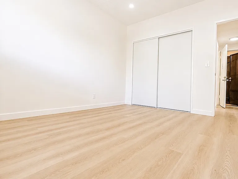 401 E Harvard St #6 — Photo 6
