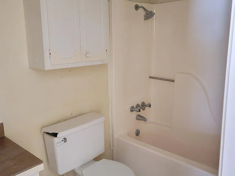 127 Lexington Dr — Photo 8