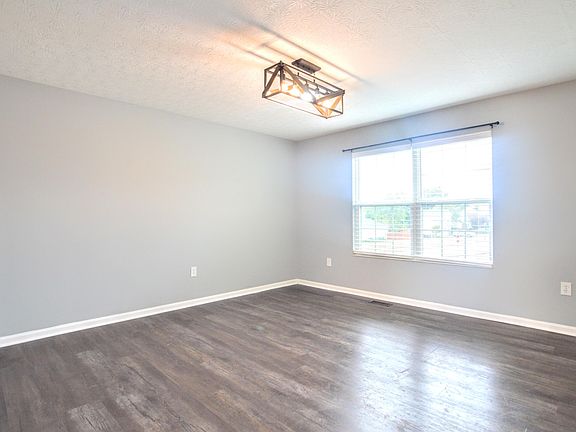 5th image of 119 Friar Tuck Dr