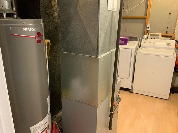 3rd image of 11147 Maryland Manor Ct