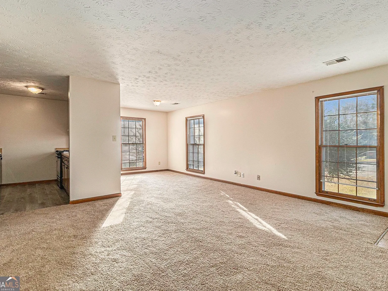 2 bed, 2.0 bath, 1201 sqft, $1,345 — Photo 2