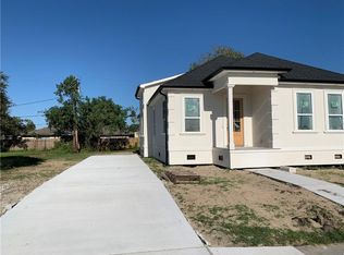 105 Perrin Dr, Arabi, LA 70032