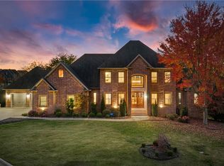 10 S Plymouth Ln, Rogers, AR 72758