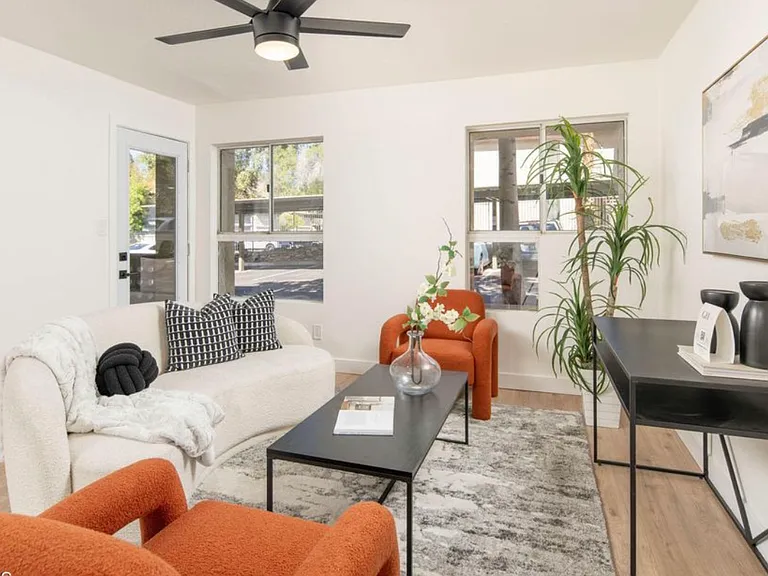 1880 E Morten Ave #111 — Photo 1