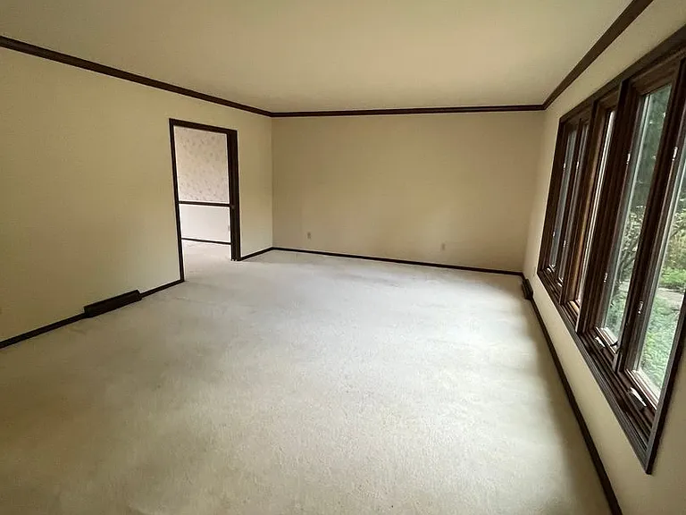 1209 E University St — Photo 34