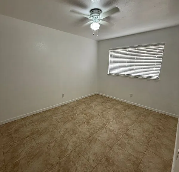 2704 Pinewood Dr — Photo 12