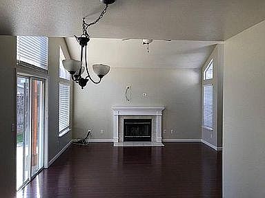 3rd image of 10 Chappell Ct