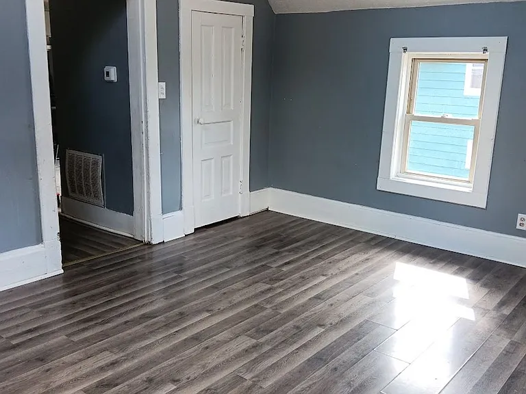 945 Lincolncway East Hwy — Photo 4