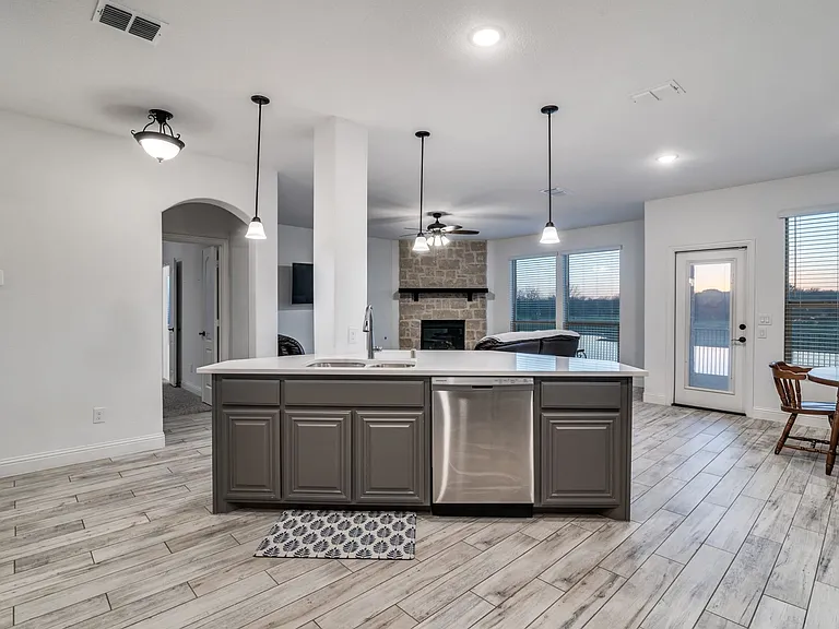 2643 Perdenales Dr — Photo 12