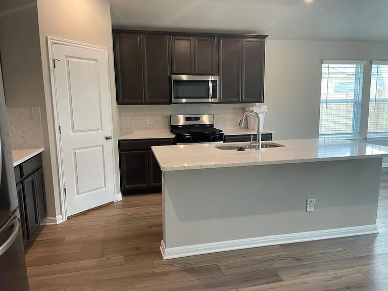 404 Grasslands Trl — Photo 6