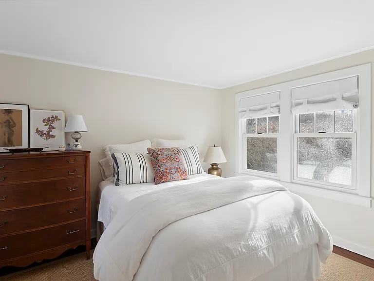 393 Hill St — Photo 10