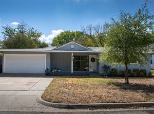 2045 Grandview Dr, Fort Worth, TX 76112