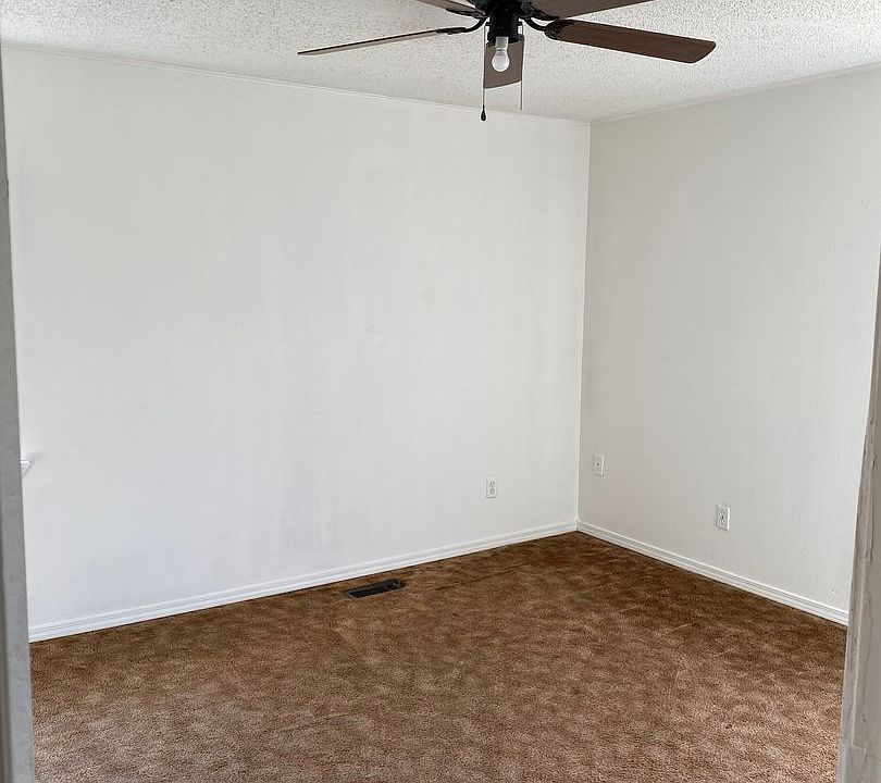 1st image of 321 W 19th St